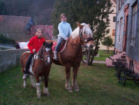 lea sur mimi et manon sur nalou !!