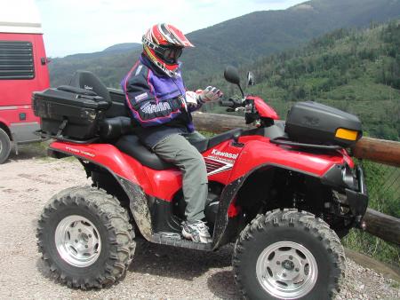 mon pere sur le quad en rando !!